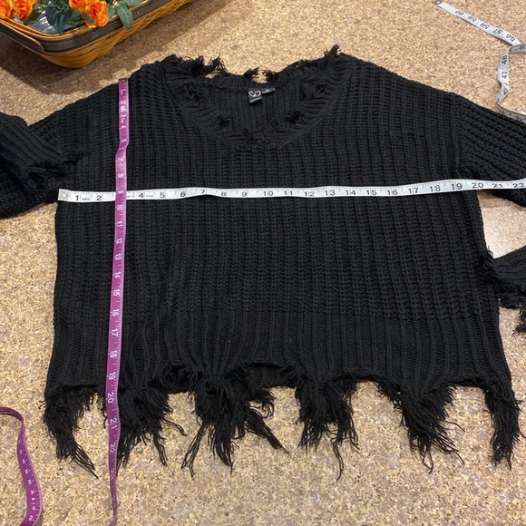 Windsor Black Knot Fringe Black Sweater XS - Picture 8 of 15